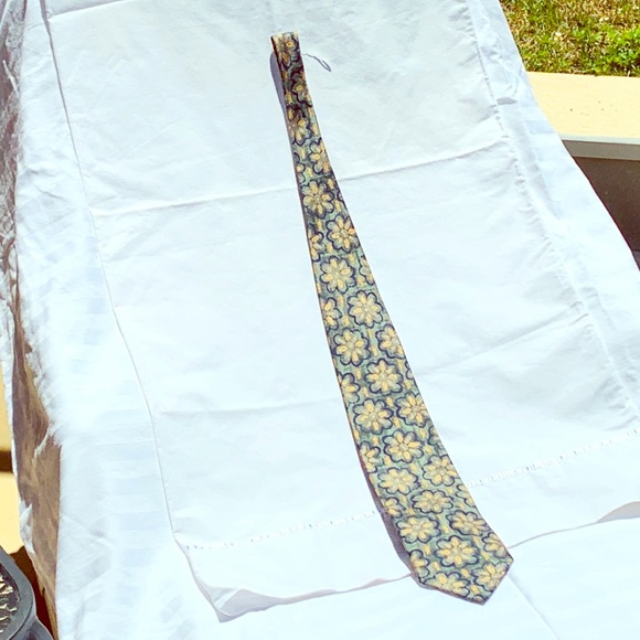 MARK & SPENCER Green & Beige Flowers Tie 100% Silk - Picture 2 of 4